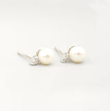 18k Frost Classic Diamond & Pearl studs
